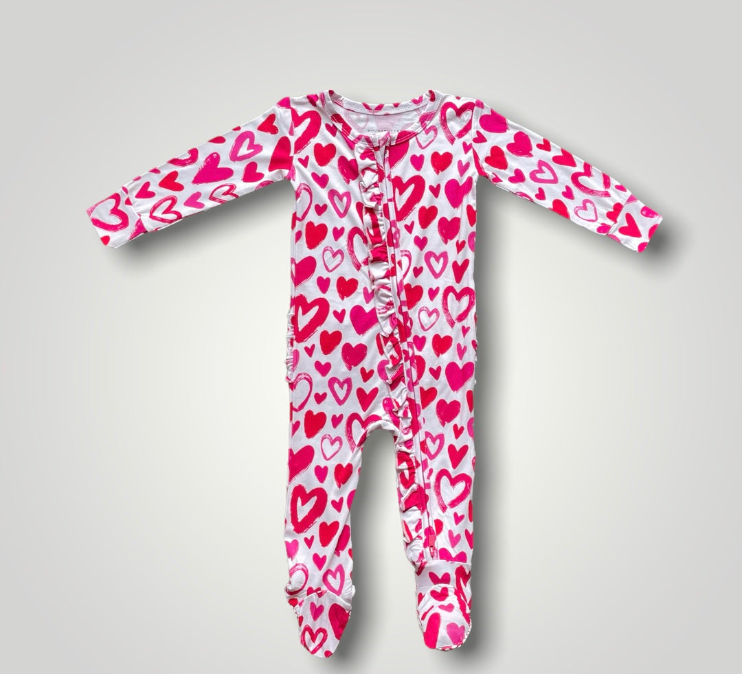 [FINAL SALE] ESTHER "All you need is love" Ruffled One Piece footie